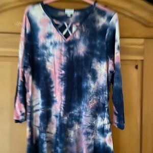 NWT Avenue tie dye top XL Pink, Blue, White 3/4 sleeve front shorter